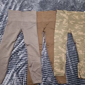 3 Pairs Of Spanx Leggings. Navy, Black, Camo.